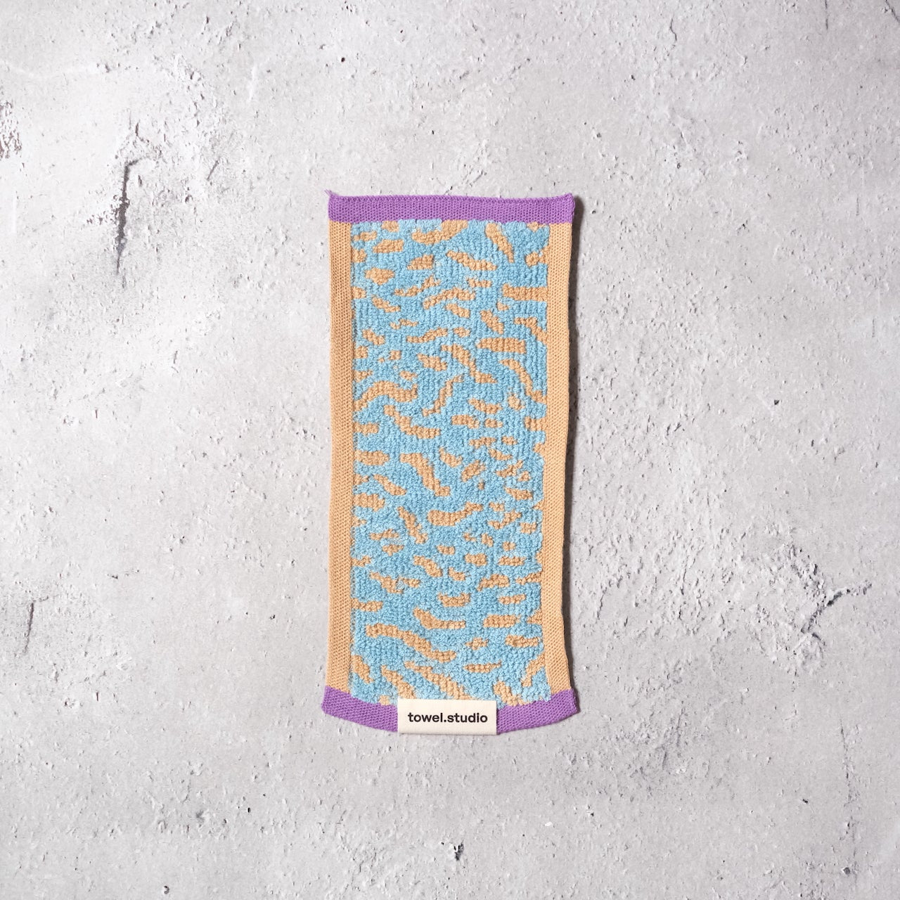 *11/1 21:00 発売開始 <towel.studio × aova> WORM POCKET TOWEL(Baby Blue)|ポケットタオル