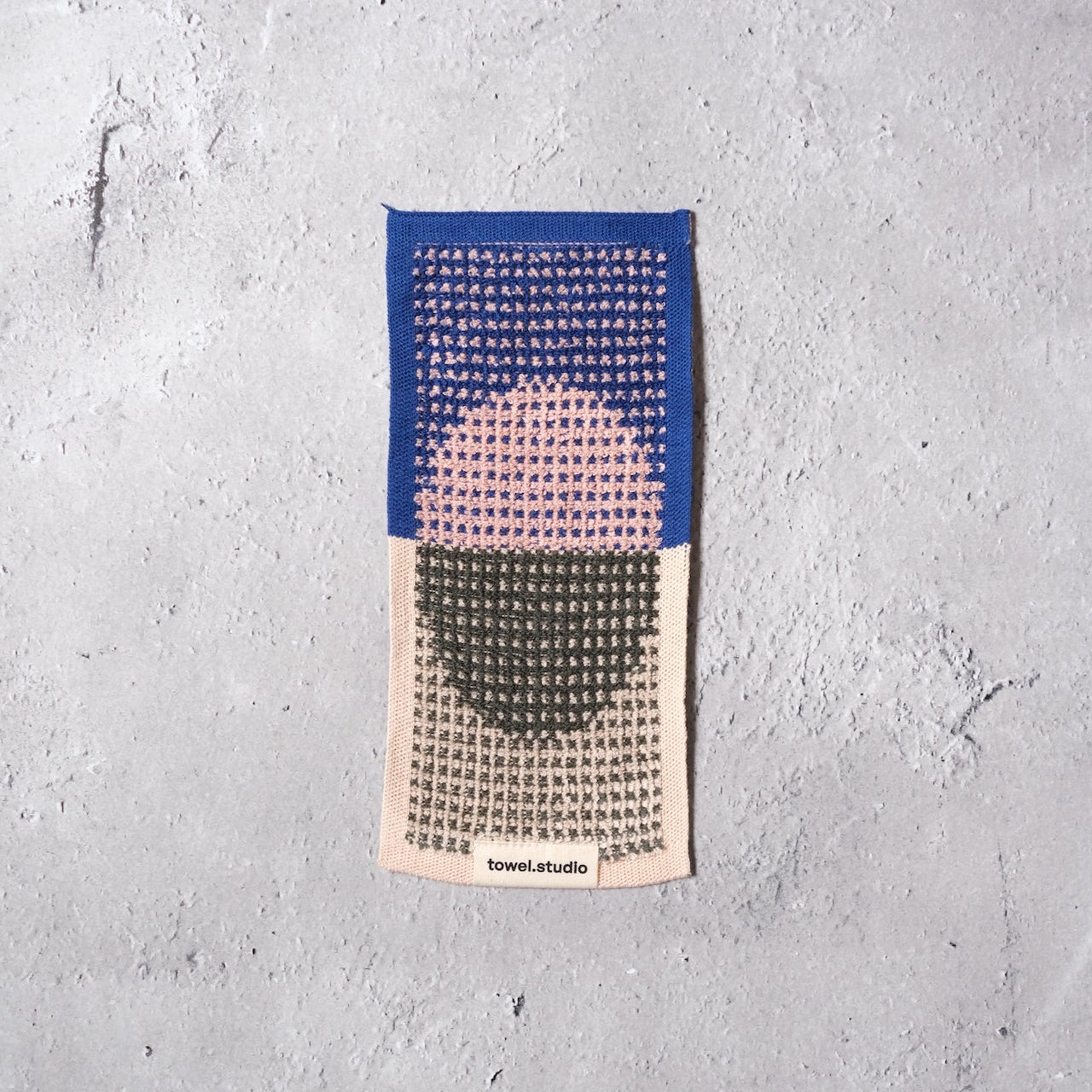 *11/1 21:00 発売開始 <towel.studio × aova> MESH POCKET TOWEL(Moonrise)|ポケットタオル
