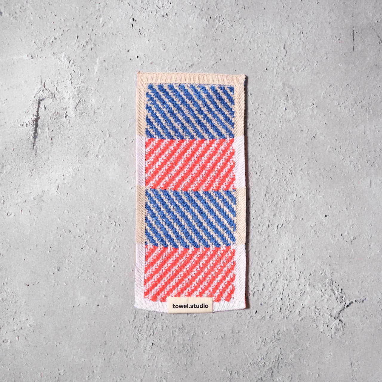 *11/1 21:00 発売開始 <towel.studio × aova> ZIGZAG POCKET TOWEL(Rodeo)|ポケットタオル
